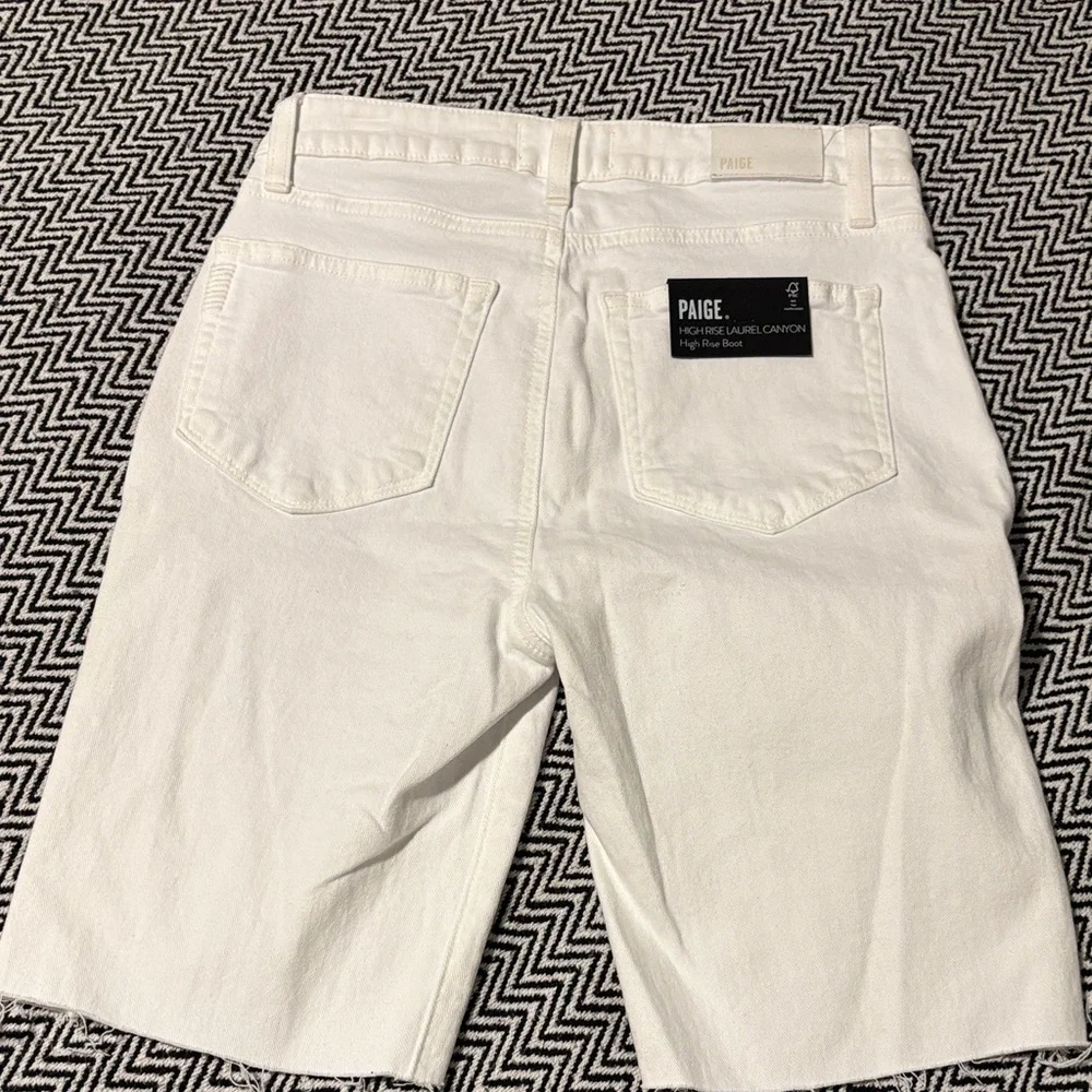 PAIGE High Rise Laurel Canyon White Jean Shorts - Sz 26